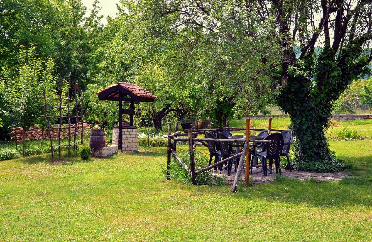 Park Hotel Djevana Gorna Oryahovitsa Bagian luar foto